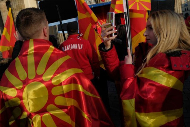Makedonci opet protestuju protiv novog naziva