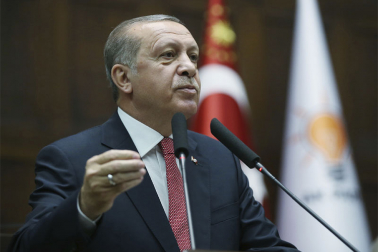 Oči cijelog svijeta uperene ka Turskoj, otvorena birališta