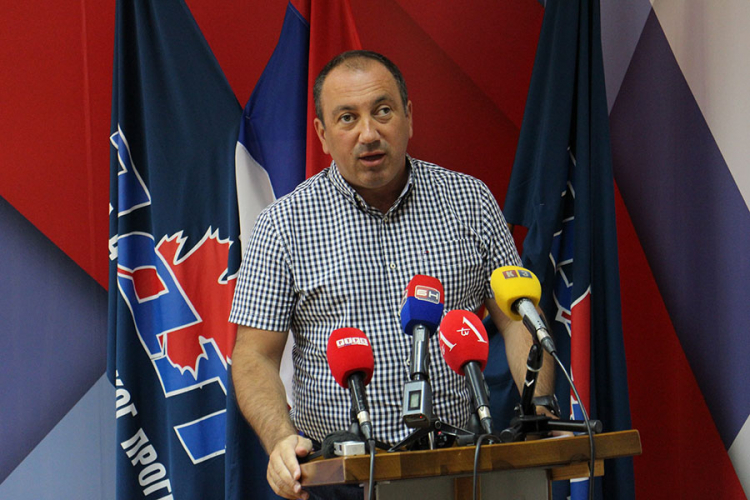 Crnadak: Nećemo dozvoliti da RS i Srbija budu na dvije različite vojne strane