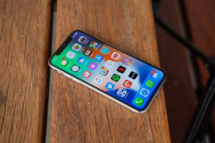 iPhone modeli za 2019. dobijaju LG displeje