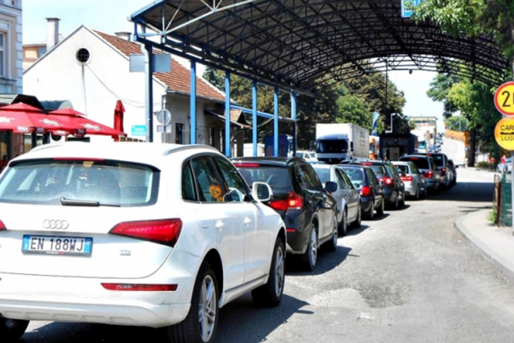 Pojačana frekvencija vozila na graničnom prelazu Gradiška