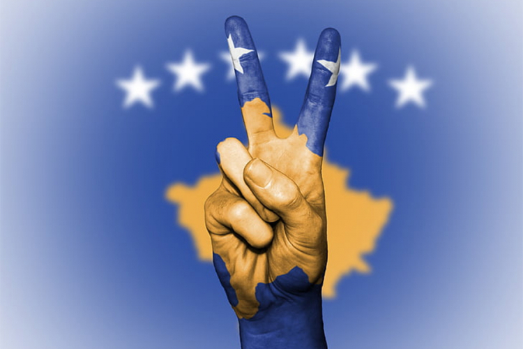 Mediji: Vučić, Tramp i Makron traže rješenje za Kosovo
