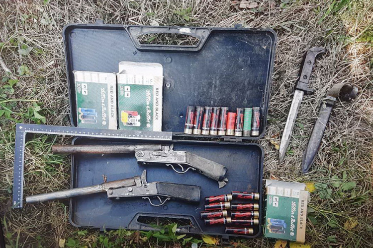 Kod Lopara pronađene ručno napravljene puške i bombe, uhapšen mladić