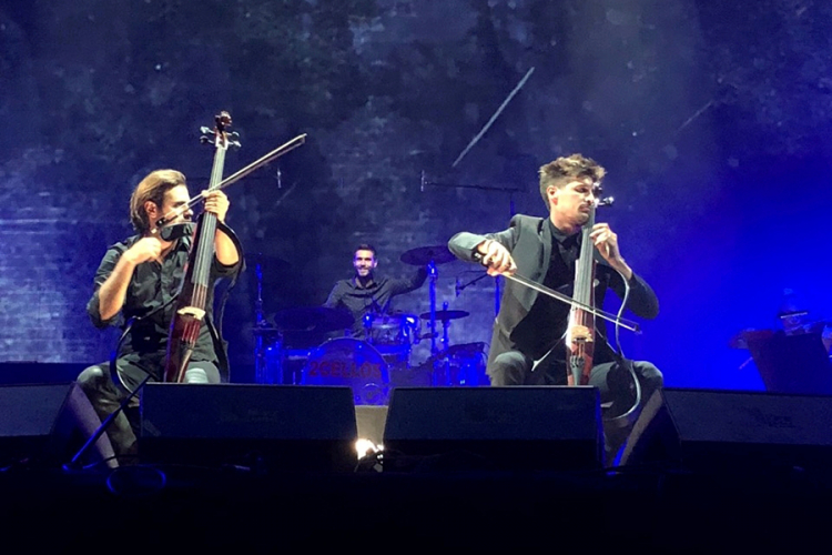 2Cellos održali spektakularni koncert u Beogradu