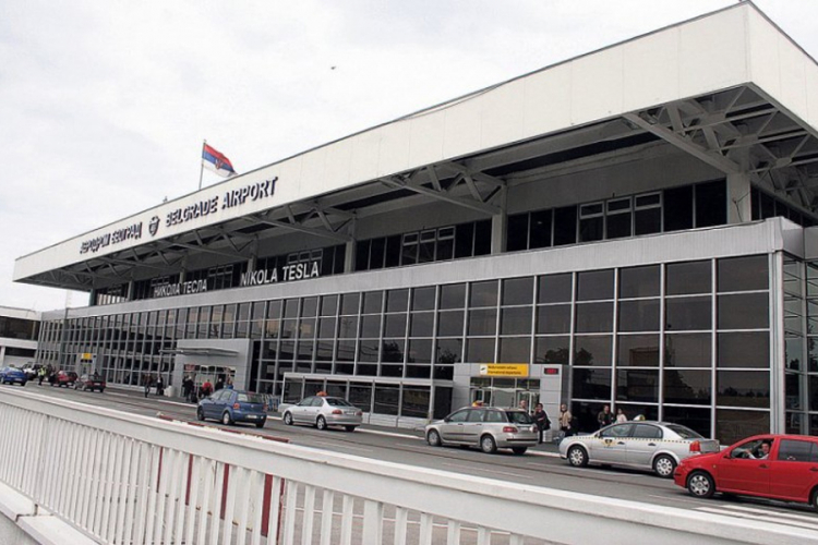 Haos na beogradskom aerodromu, avion blokirao sve