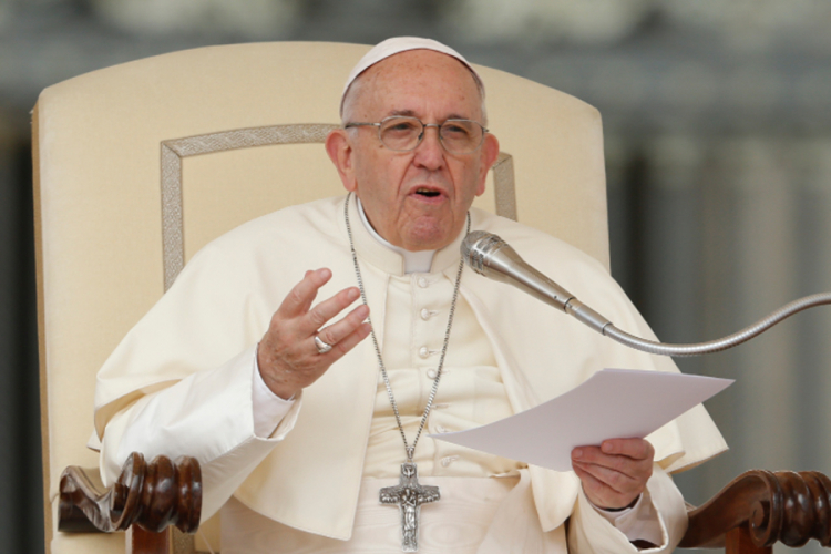 Papa prihvatio ostavke još dva biskupa