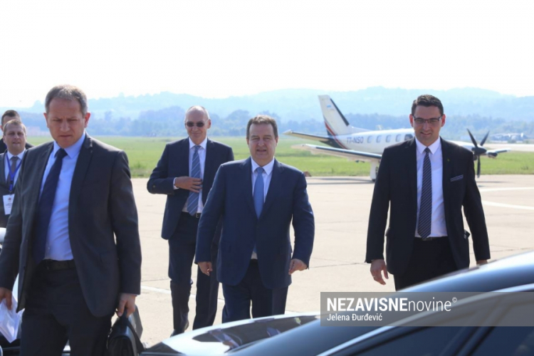 Ivica Dačić stigao na banjalučki aerodrom