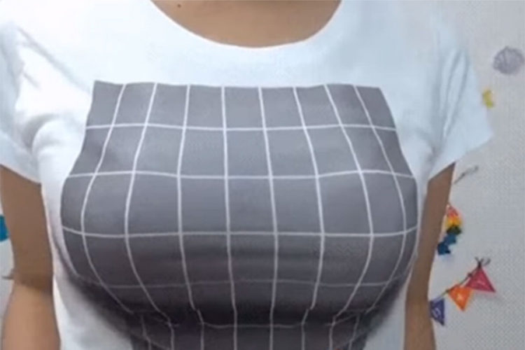 Novi trend oduševio žene: Majica koja uvećava grudi