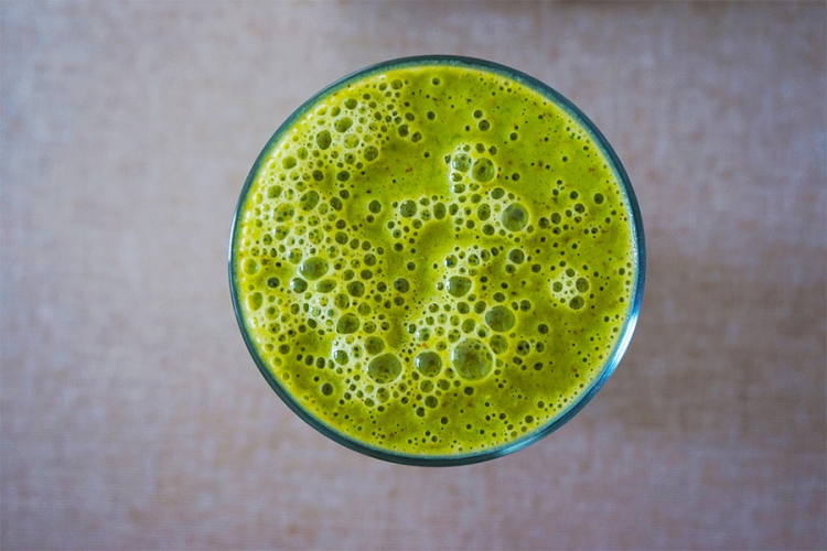 Zeleni sok od tri sastojka za lakšu probavu i sjajniju kožu