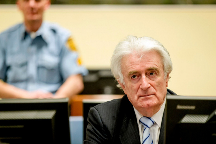 Karadžić zatražio diskvalifikaciju sudija