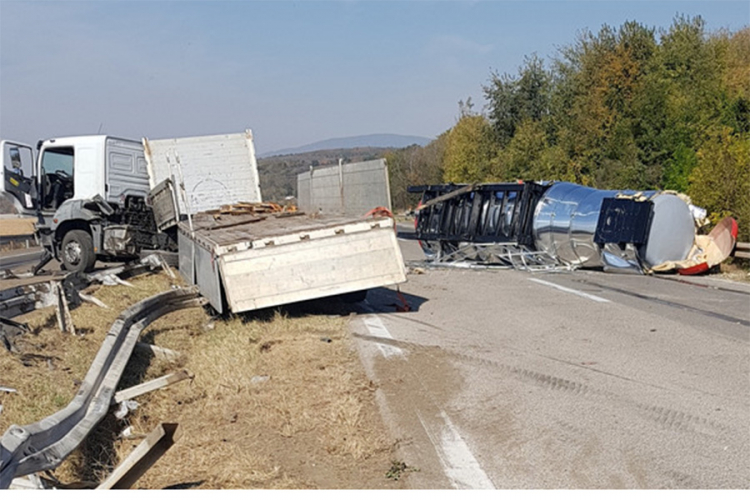 Haos na autoputu Beograd –Niš: Cisterna pala sa kamiona