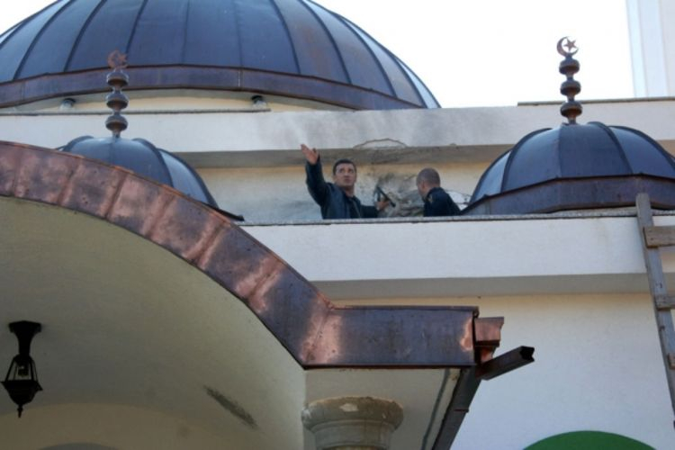 Opljačkana džamija u Bratuncu