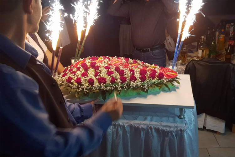 Pogrebnici proslavili "Grobarijadu" uz tortu o obliku vijenca