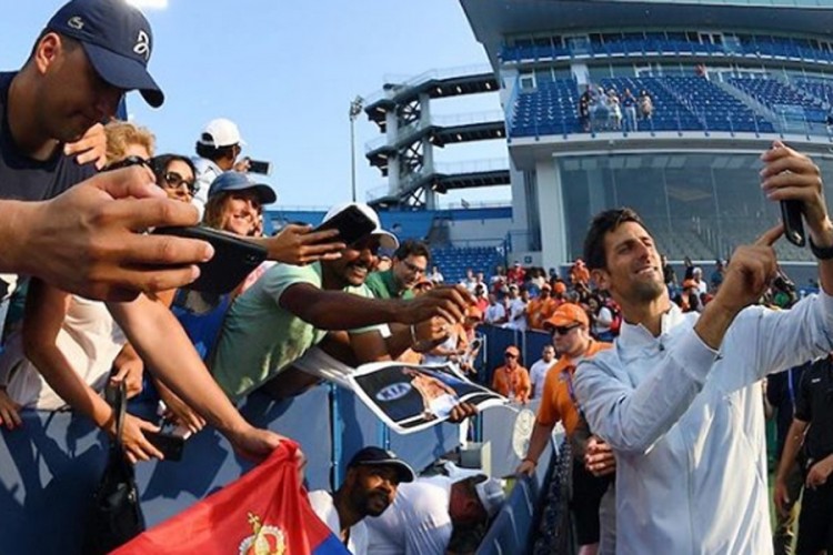 Đoković: Motivišu me Federerove titule