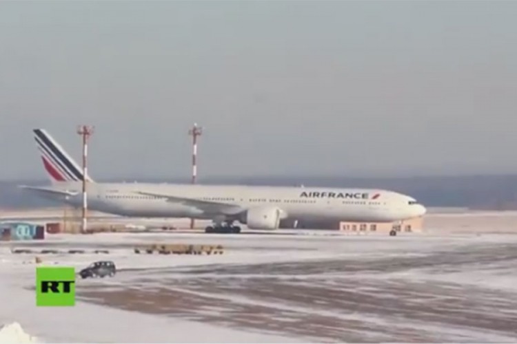 Putnici francuskog aviona prinudno tri dana bili u Sibiru