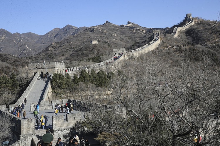 Kineski zid dnevno posjete hiljade turista iz cijelog svijeta
