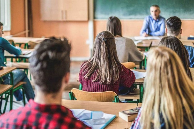 UNICEF-ova anketa: Nekvalitetno  obrazovanje pritišće tinejdžere u BiH
