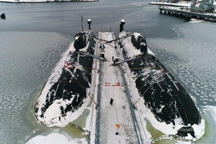 Ruska podmornica zabrinula Zapad, "nestala" im pred očima