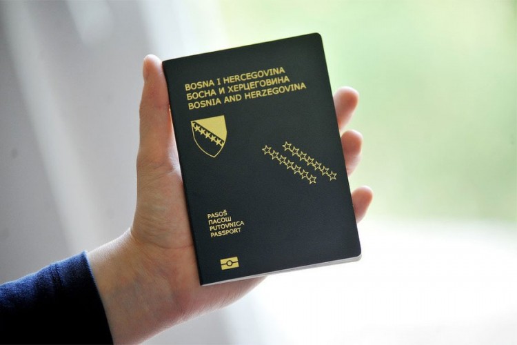 BiH pasoša se ove godine odreklo više od četiri hiljade građana
