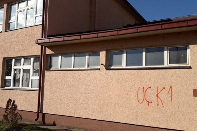 Sedmoro maloljetnika privedeno zbog grafita "UČK"