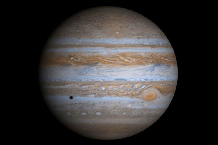 Najnovije fotografije s Jupitera pokazuju ciklone i oluje