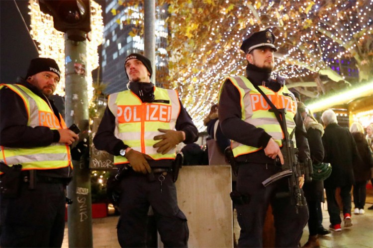 Haos zbog petardi u Dortmundu, sedam povrijeđenih, uhapšena četiri tinejdžera