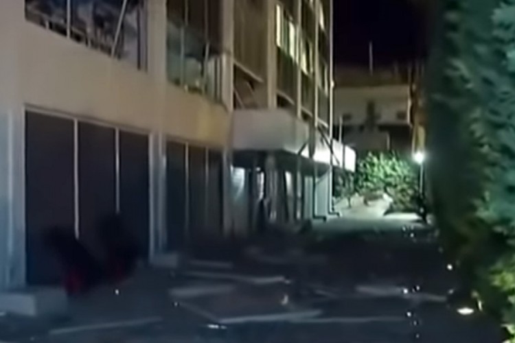 Eksplozija bombe ispred grčke televizije