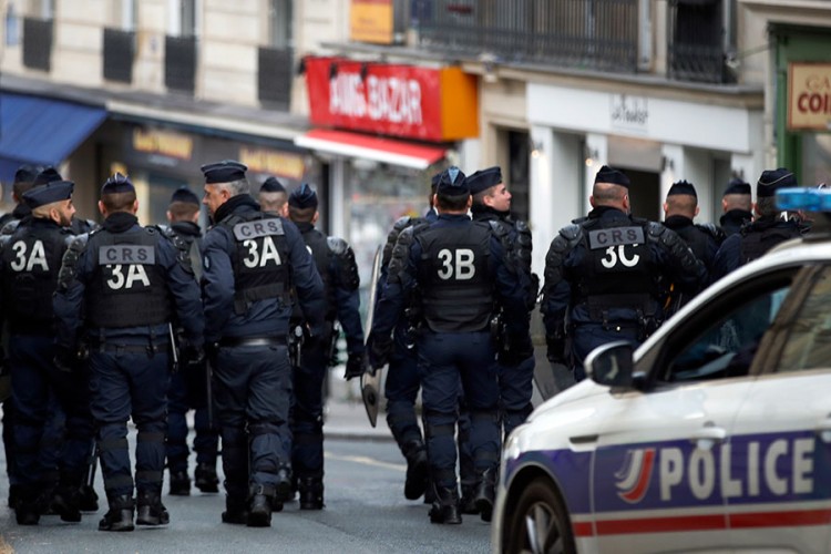 Protest policije u Francuskoj, redovi na aerodromu Šarl de Gol