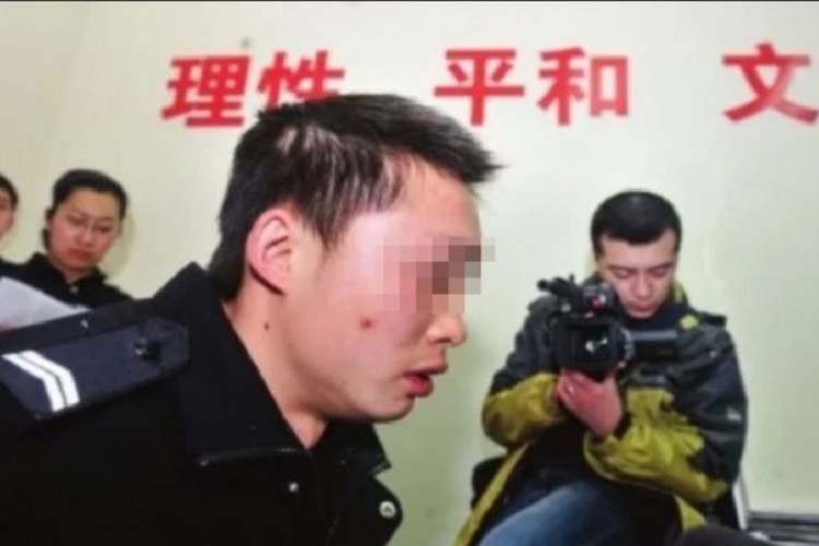 Kinez se pretvarao da je policajac punih 12 godina