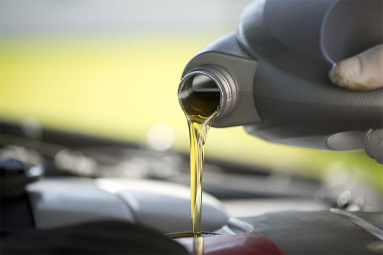 Kako pravilno dosipati motorno ulje?