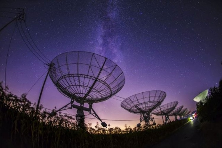 Radio signali se ponavljaju duboko u svemiru