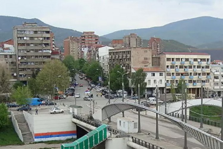 Bahtiri podnio Veseljiju peticiju za ujedinjenje Mitrovice