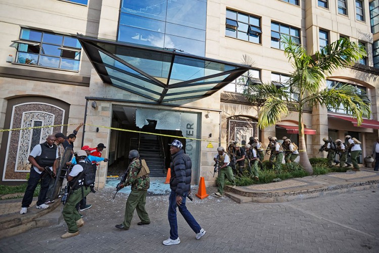 Broj poginulih u napadu u Najrobiju porastao na 21