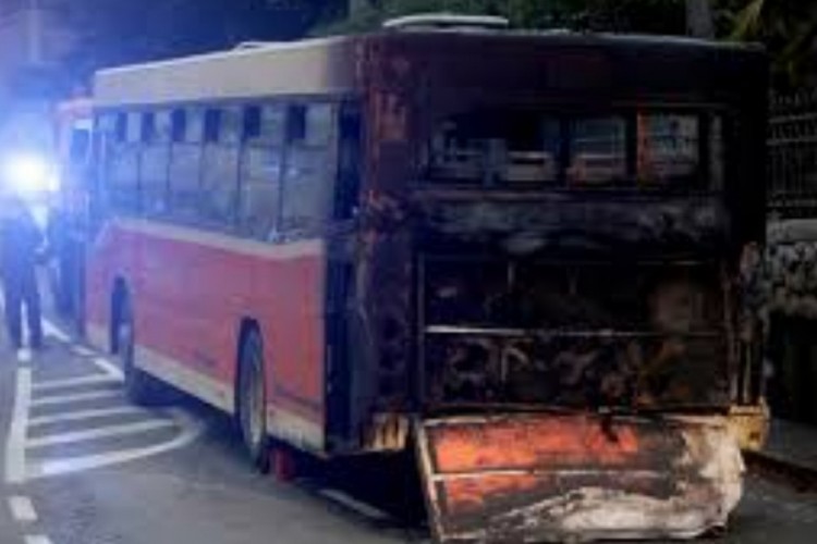 Zapalio se autobus u Rijeci