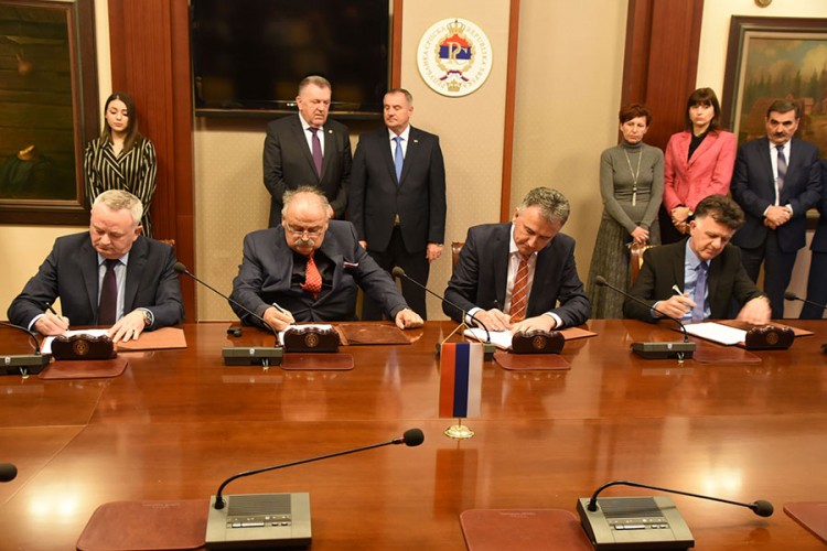 Potpisan ugovor za izgradnju prve faze autoputa na Koridoru 5c kroz Srpsku