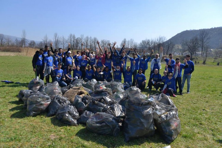 Migranti učestvovali u velikoj akciji čišćenja Bihaća