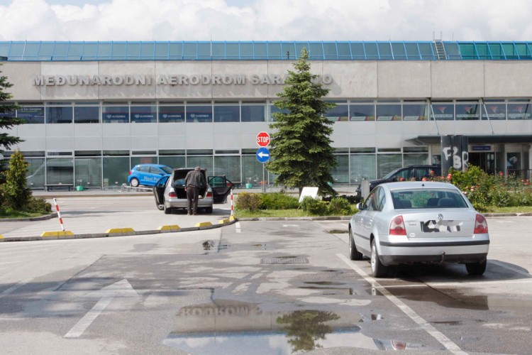 Inspekcija češlja taksi štand na sarajevskom aerodromu