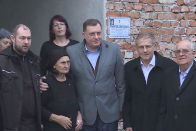 Dodik posjetio Milju Zečević, majku tri ubijena sina