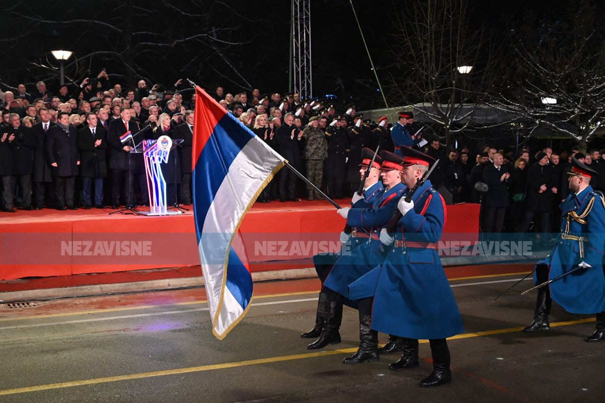 Danilo Vu I Prisustvovao Sve Anom Defileu U Banjaluci Foto