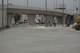 Dubai paralizovan: Obilne padavine izazvale poplave, otkazani pojedini letovi