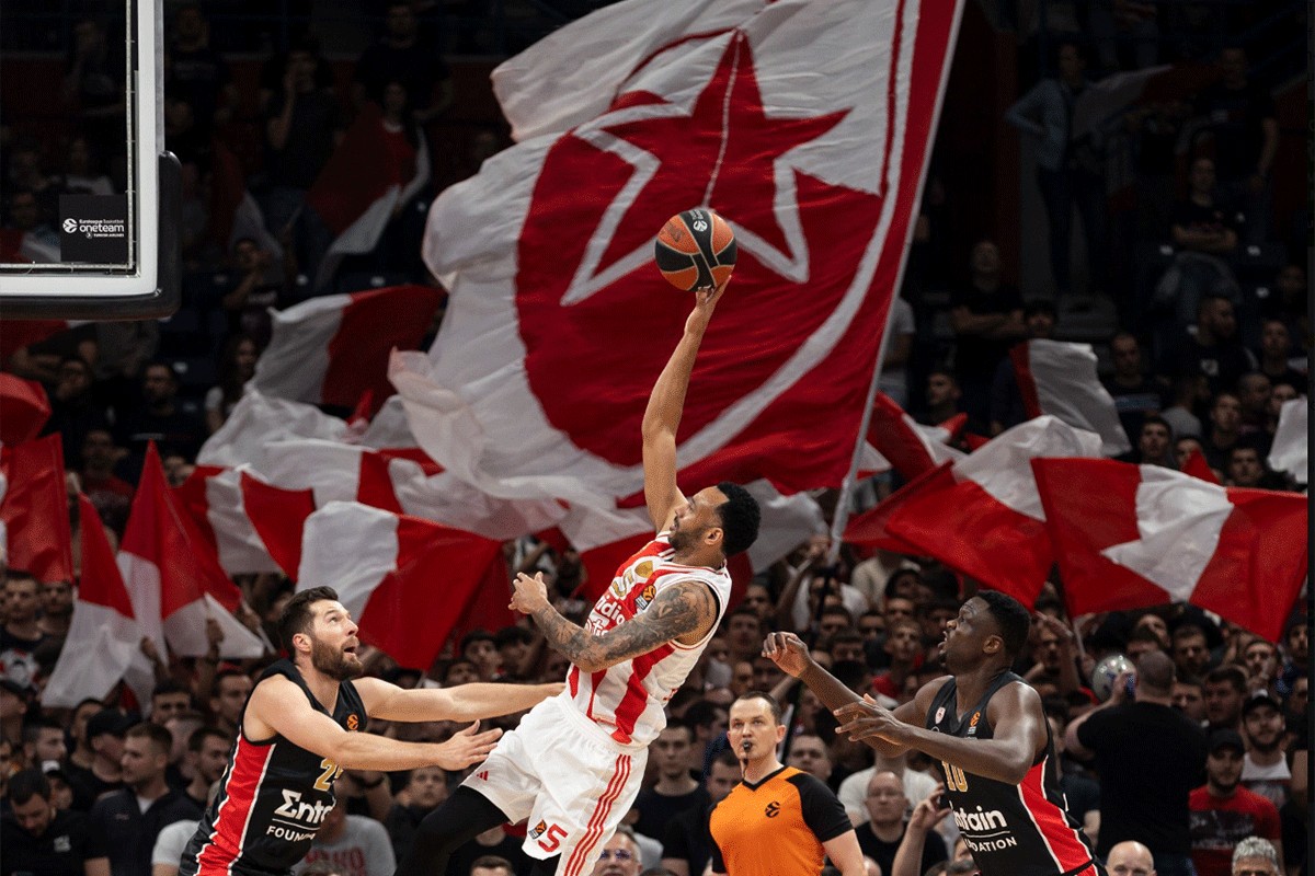 Košarkaši Olimpijakosa pobijedili Crvenu zvezdu i osigurali plasman u plej-of