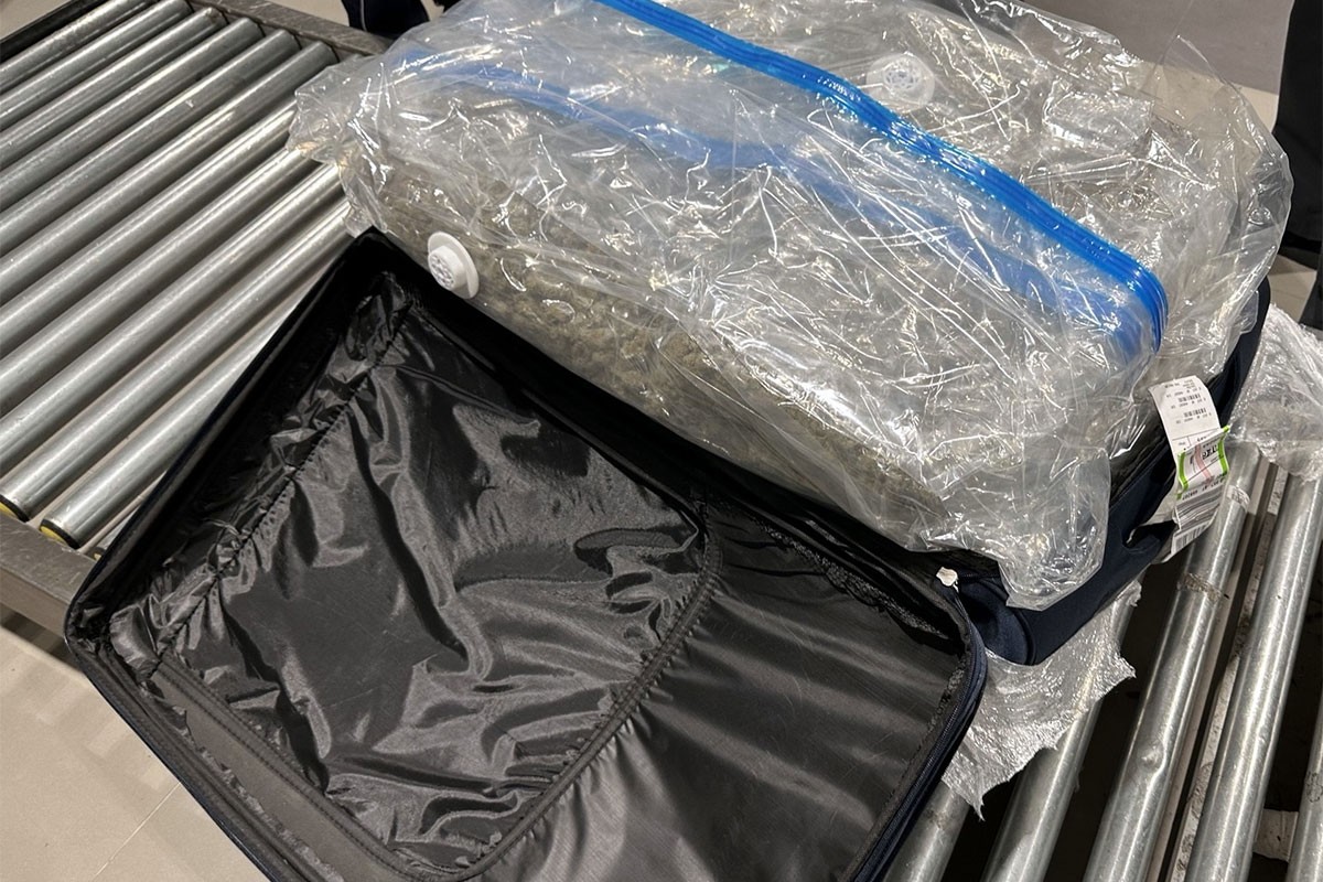 U koferu nosio 21 kilogram marihuane (FOTO)