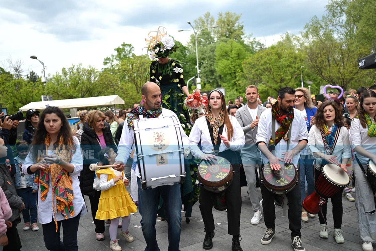Počelo Banjalučko proljeće: Uz muziku i ples građani uživali na novom šetalištu (VIDEO)