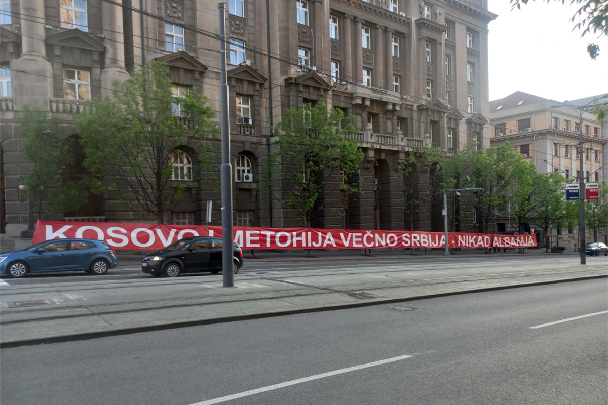 U Beogradu postavljen pano "Kosovo i Metohija večno Srbija, nikad Albanija"