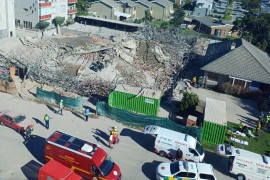 Srušila se zgrada u izgradnji, radnici zatrpani pod ruševinama (FOTO)