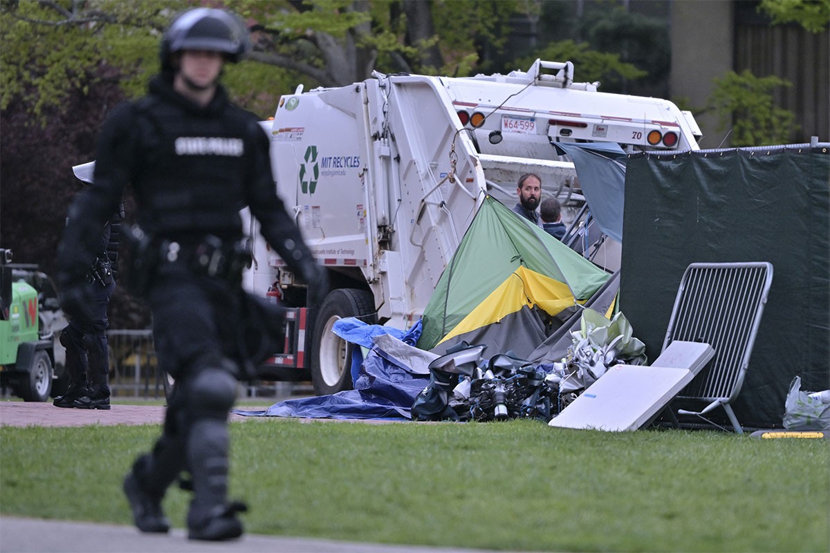 Policija uklanja kampove koje su postavili studenti na univerzitetima u SAD