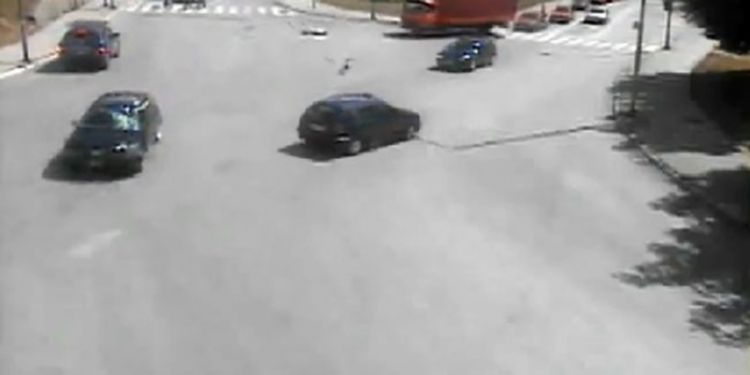 Poginuo biciklista: Stravičan snimak nesreće u Zenici