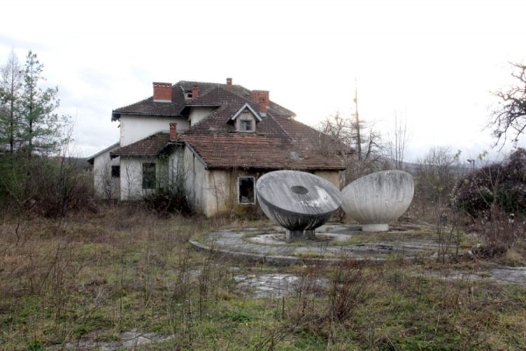 Podgrmečko selo Jasenica: Od perspektive do ponora