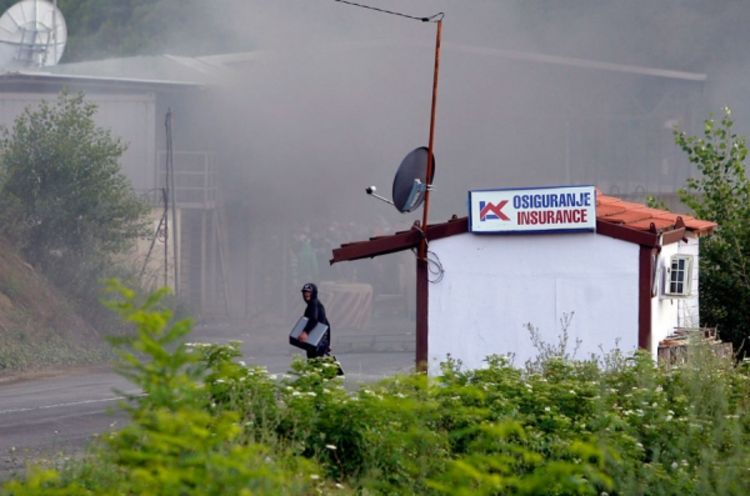 Srbi s Kosova osuđuju paljenje prelaza Jarinje