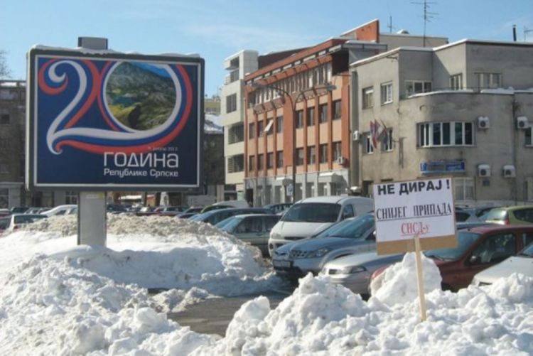 U Banjaluci natpisi PDP-a: Ne diraj Snijeg pripada SNSD-u (FOTO)